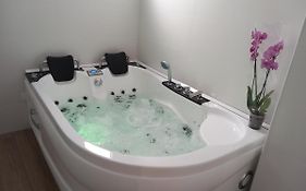 Apartamentos De La Haya & Suite Con Jacuzzi, Junto Al Teatro Romano